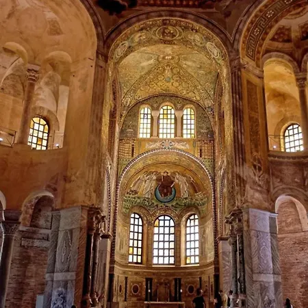 Torre رافيننا